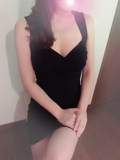 茅ヶ崎 エレノア|愛嬌たっぷり♥ 丘咲しおん