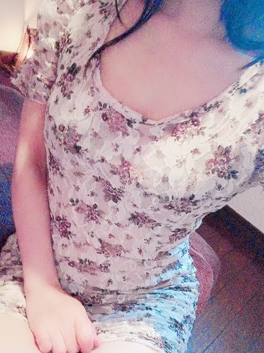 茅ヶ崎 エレノア|愛らしさいっぱい♡浜辺